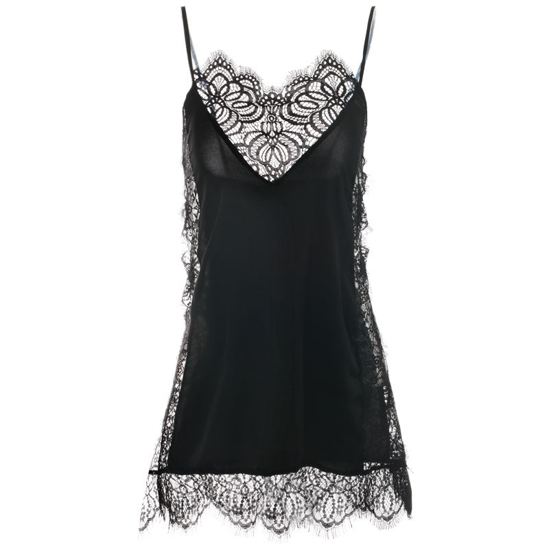 Silky nightie with lace